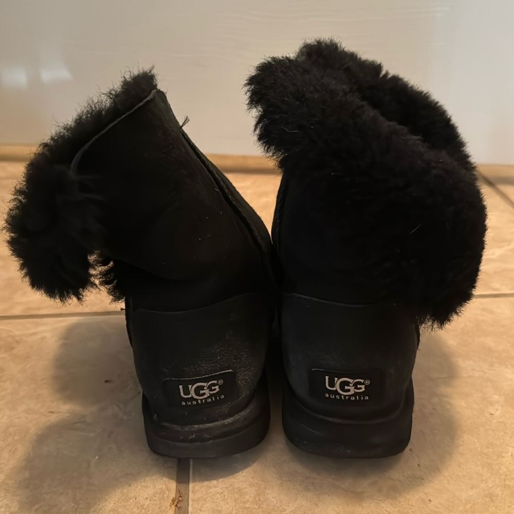 Ugg roll over bailey button boots